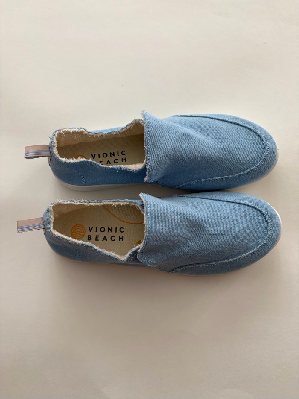 Vionic Women’s Canvas Malibu Slip-On Sneakers Blue Bell Sz 8.5. Excellent cond.
